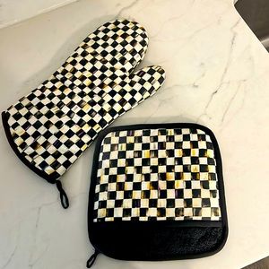 Mackenzie Childs courtly check oven mitt and pot holder